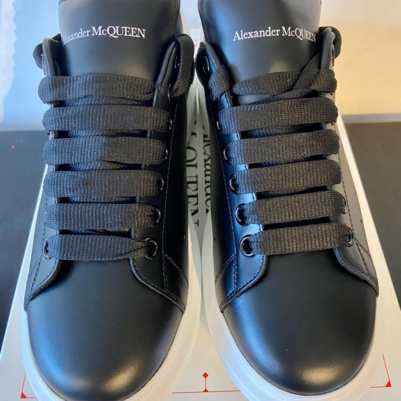 Alexander McQueen’s Mens Leather Platform Sneakers size 8.5. Buy now! main image 4
